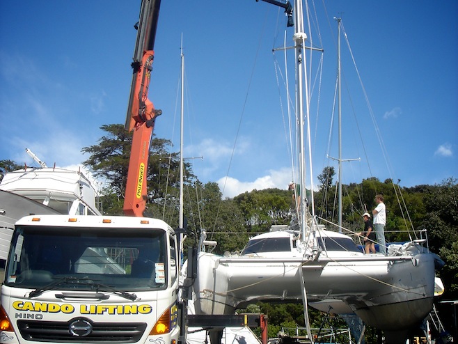 CC NZ Repair Demast1.JPG (125742 bytes)